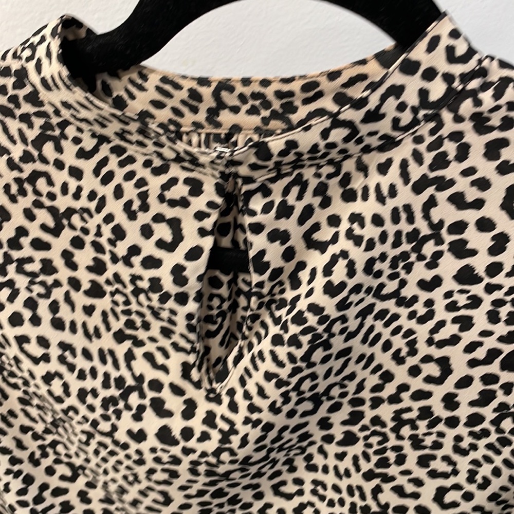Express Leopard Blouse - Picture 2 of 4